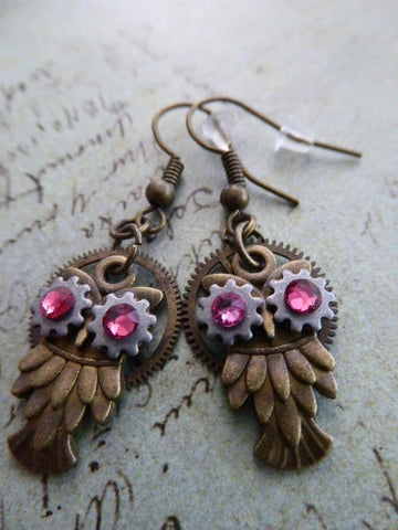 Steampunk owl earring - Steampunk earrings - Owls - Fuschia swarovski crystals